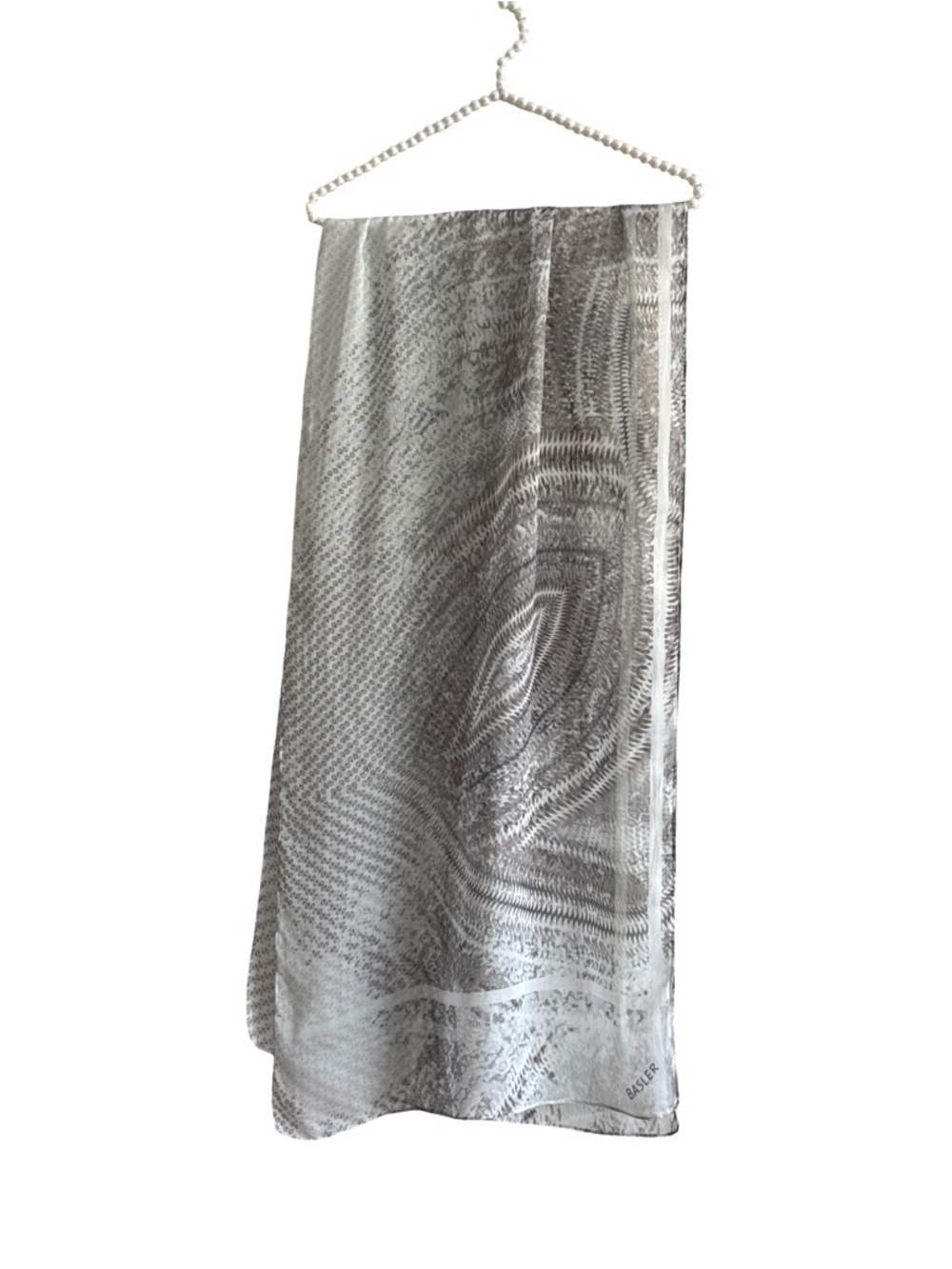 Basler Silver Paisley Scarf 🧣